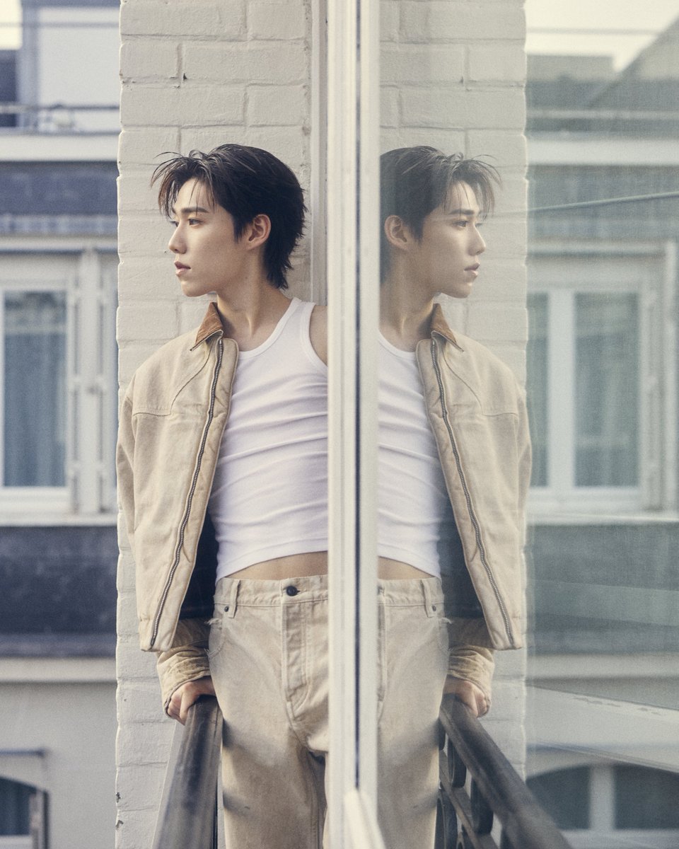 Kazzmagazine's tweet photo. เท่ไม่ไหว! ลุคของ “พีพี กฤษฏ์” ก่อนร่วมชมแฟชั่นโชว์ Balenciaga Winter 26 ClairObscur ในค่ำคืนที่ผ่านมา 🤎

PP KRIT X BALENCIAGA WINTER 26
#BalenciagaWinter26xPPKrit
#BalenciagaWinter26Show 
#Balenciaga #PFW
#PPKritt
#KAZZMAGAZINE https://t.co/XgCzUe64dc