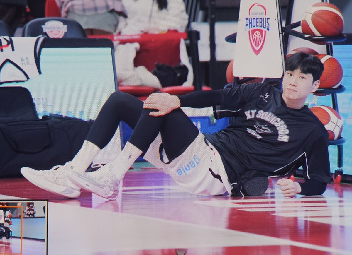 문워커 tweet media