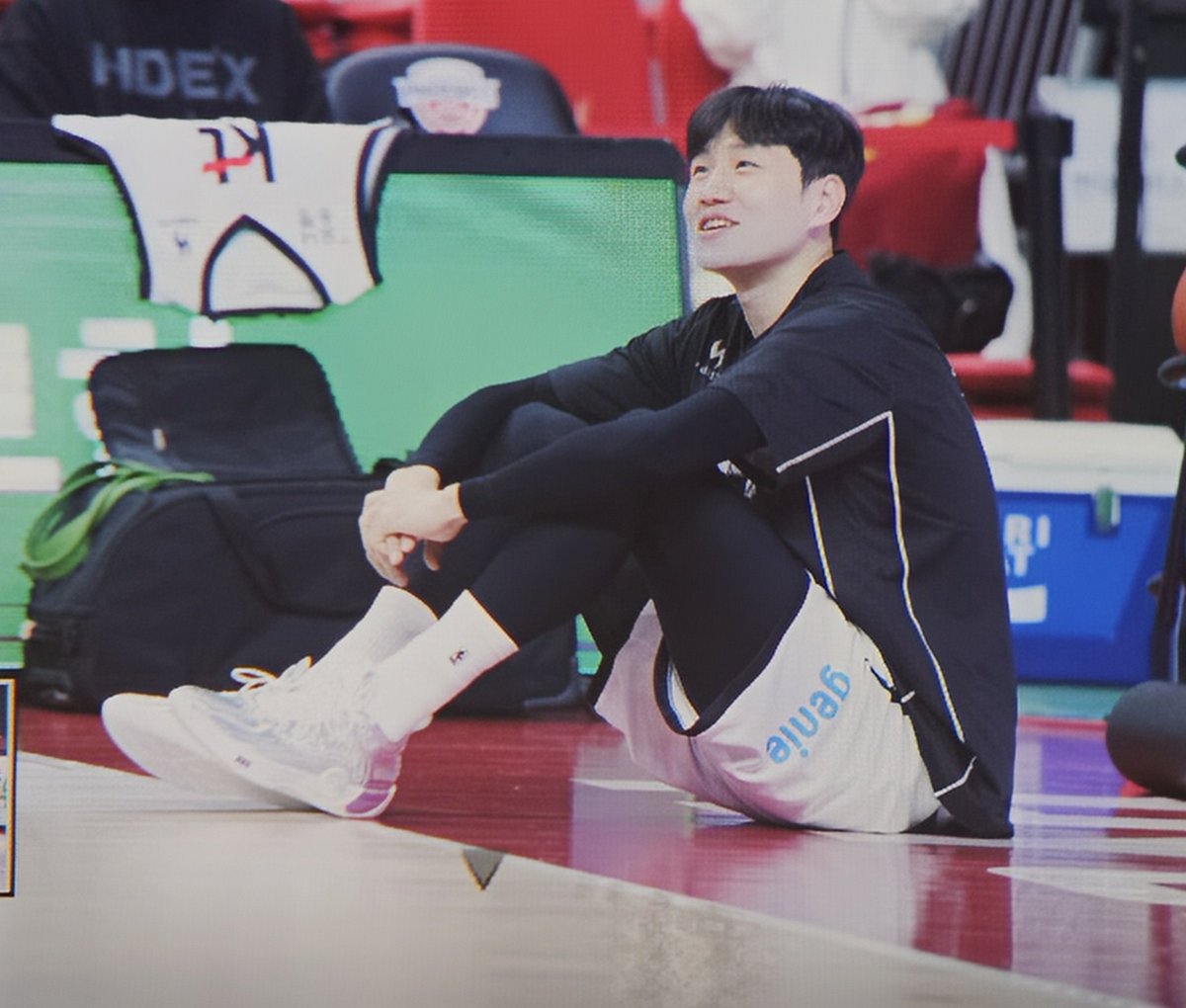 문워커 tweet media