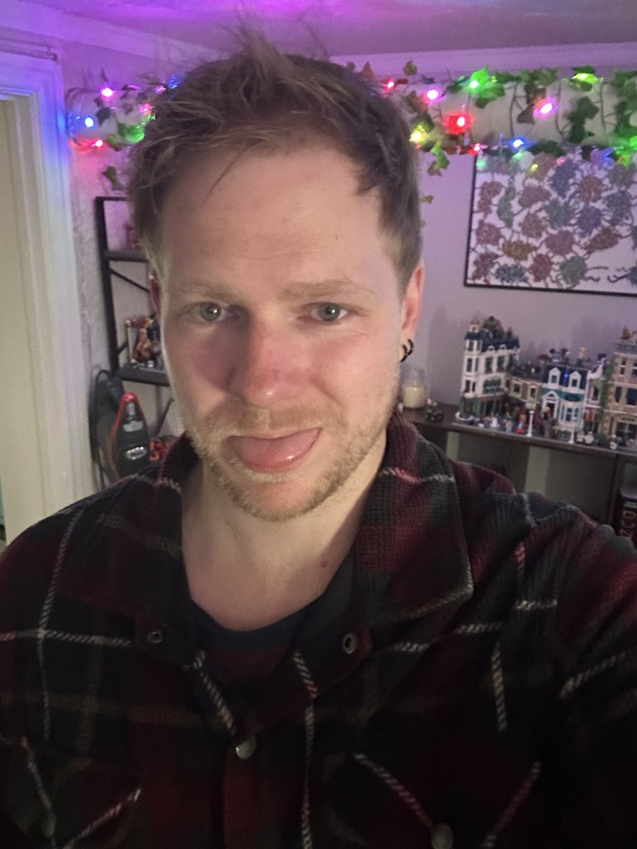 Denpupbeo's tweet photo. the tongue can’t help but come out sometimes (all the time) https://t.co/phiVuW2eDu
