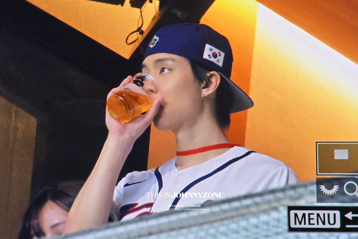 260308 🍻⚾️

JOHNNY SUH WBC FIRST PITCH
#JohnnySuhFor2026WBC
#JOHNNY #쟈니 #JohnnySuh
#WorldBaseballClassic                 
<a href="/MLB/">MLB</a> <a href="/MLBKOR/">MLB Korea</a> <a href="/WBCBaseball/">World Baseball Classic</a>