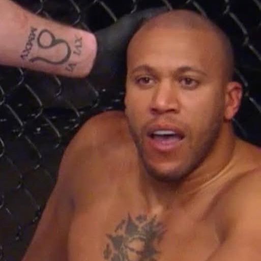 e3down's tweet photo. #UFC #UFCFreedom250 
Can we talk about how this guy has what has to be described as an infinite spam glitch on title fight.
He's 1–2–0 (1 NC) in title fights btw. https://t.co/h8cBj0HuwG