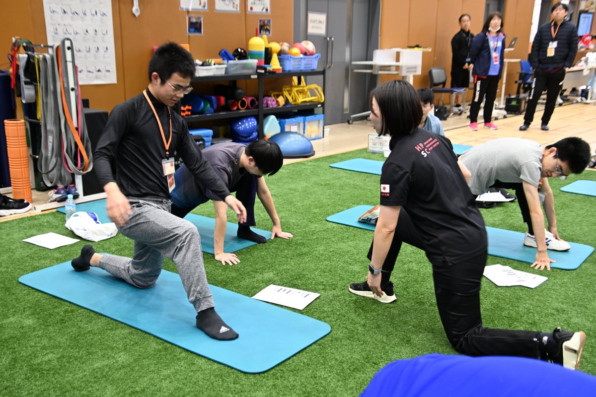 JGOF_IGO's tweet photo. 【全日本囲碁連合 強化合宿】

本日午前、国立スポーツ科学センター（JISS）の「トレーニングジムCORE」でフィジカルトレーニング講習を行いました。

「リラックス効果や身体機能の活性化を目的としたトレーニング・ストレッチング」をテーマに、参加した棋士たちは約2時間の講習に精力的に取り組みました。

午後からは再び強化対局が行われます。

#囲碁 #全日本囲碁連合
#日本棋院 #関西棋院 #日本ペア碁協会