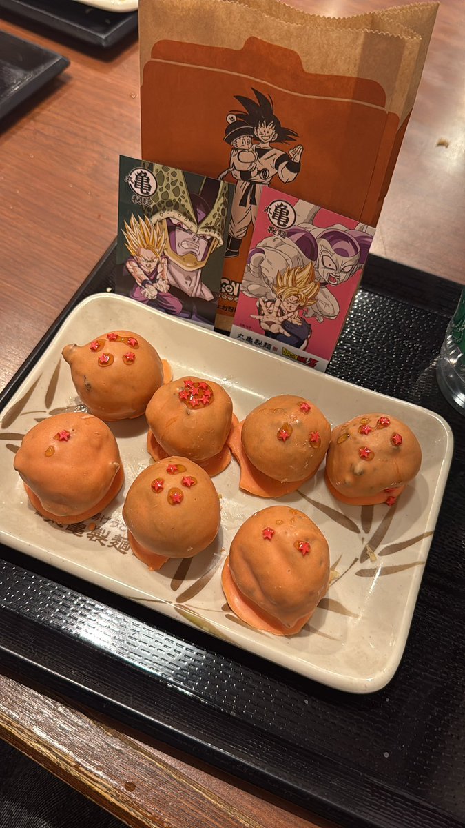yanK2856's tweet photo. 星並べるの難しかった
#ドラゴンボールうどーなつ https://t.co/f5T0GvKtkk