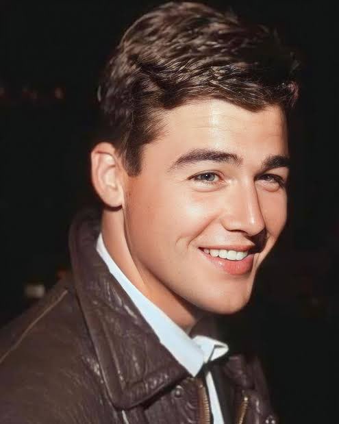 AxelTalksFilm's tweet image. young kyle chandler would've made such a good prime hal jordan too, glad he was the pick for an older version nevertheless