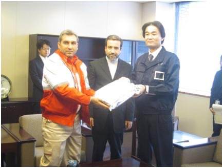 Iranian Foreign Minister Abbas Araghchi has been in the news a lot lately because of the current US-Israeli War against his country.
Back in 2011, he was Iran's Ambassador to Japan and presented emergency relief supplies from Iran to victims of the 3/11 earthquake/tsunami.