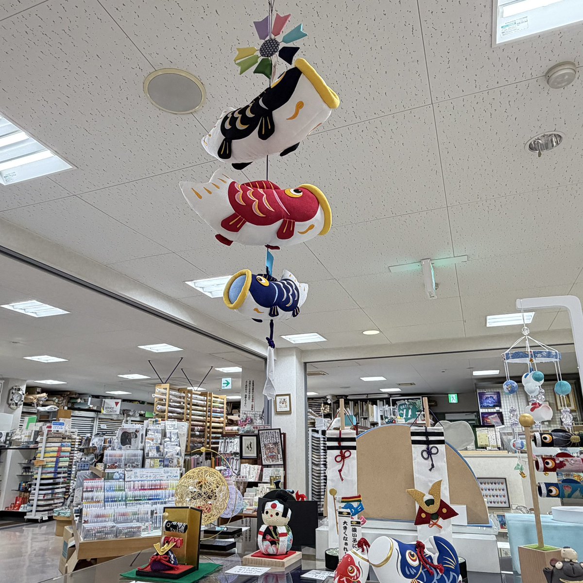 桃の節句が終わり お次は端午の節句　今年も可愛らしい飾りが入荷してしました　数が少ない商品もございますのでお気に入りのモノが見つかったらお早めに…  #端午の節句 #鯉のぼり #和飾り