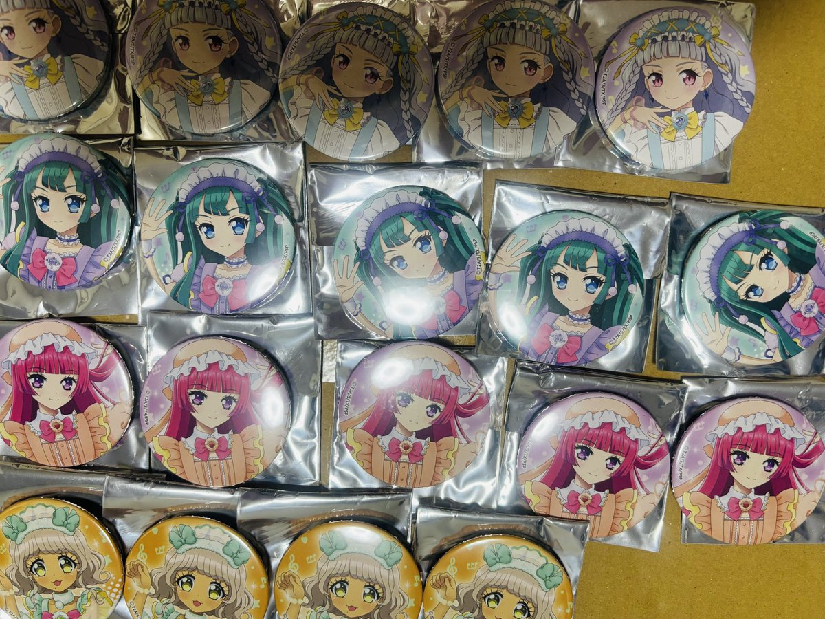 f_rockc's tweet photo. 【交換譲渡】プリパラ プリチャン アイプリ プリマジ クロッシングライブ クロライ 缶バッジ

譲 写真もの＋みつき2、みるき、れもん、ゆい

求 みれぃ、まつり、ゆい
都内埼玉横浜手渡し郵送どちらか
買取もご提案可
 #クロッシングライブ2025 
 #プリパラ 
 #アイプリ
 #プリチャン
 #プリマジ https://t.co/0qQtM0qCFP