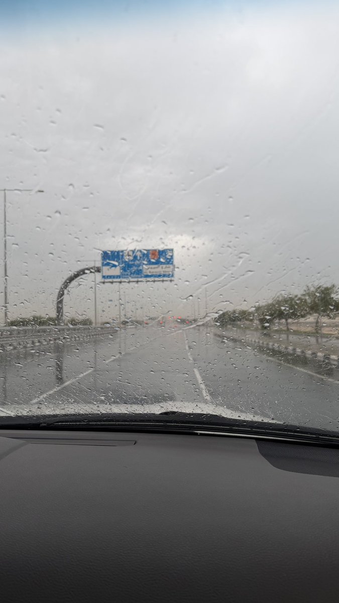AlmuXD_'s tweet photo. رمضان ومطر و ربٌ مجيب

اللهُم مع هذا المطر آمِنّا في أوطاننا، وأدم علينا نعمة الأمن والأمان، واحفظنا من كل سوء ومكروه. 

اللهُم اجعل لنا مع كل قطرة مطر تفريجاً، وسعادة، ورزقاً، وعافية، واستجابة لكل دعاء. https://t.co/GUfmbmXRMt
