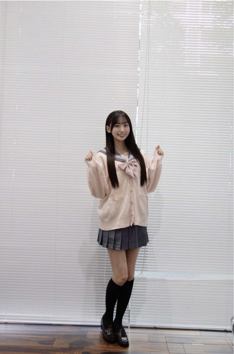 michan3210's tweet photo. ひな誕祭グッズのマフラータオルは、各期1人にしようと思う！

そうしたいけど、誰にしようか悩む！
特に4期と5期が難しい🤨
2人になっちゃうかもしれない https://t.co/5bXDWK9DMQ