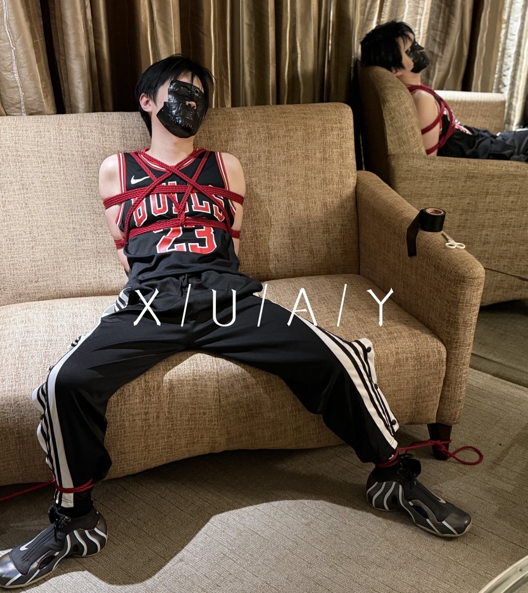 XUAY__'s tweet photo. 被绑架放置的阳光男孩
🧶： @As7er_oiD https://t.co/IuxjIFQOdM