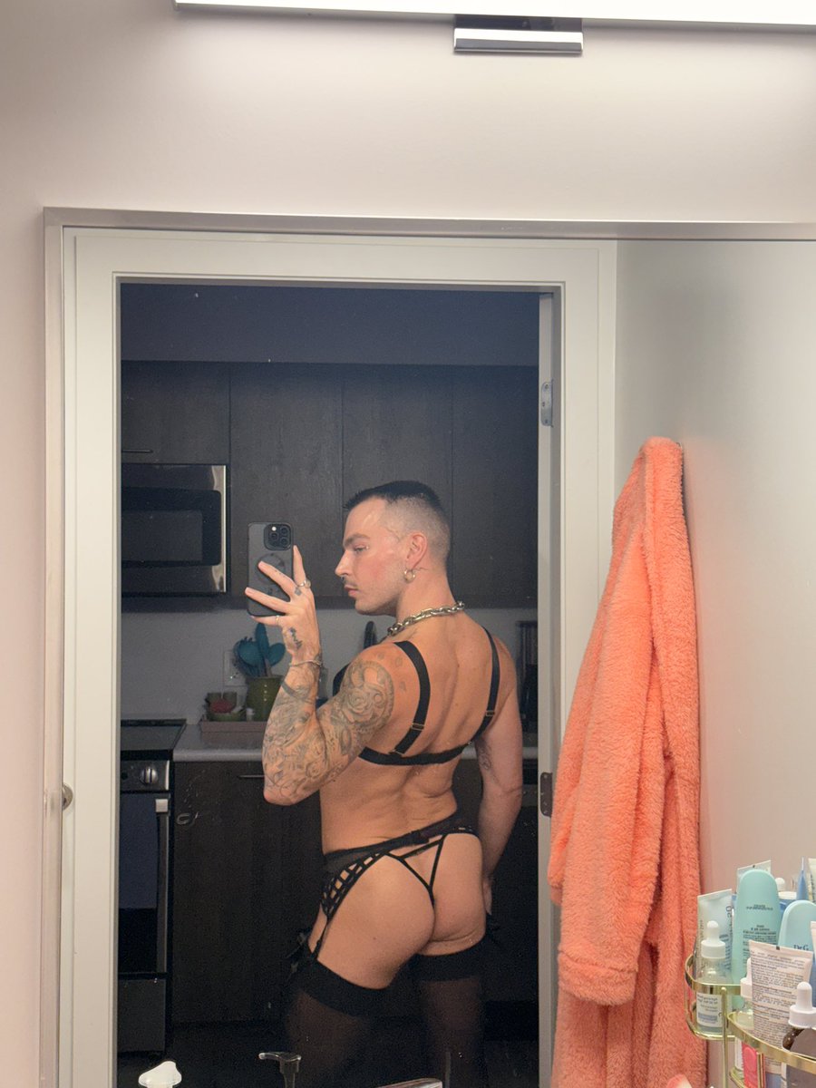 pussy.princess tweet media