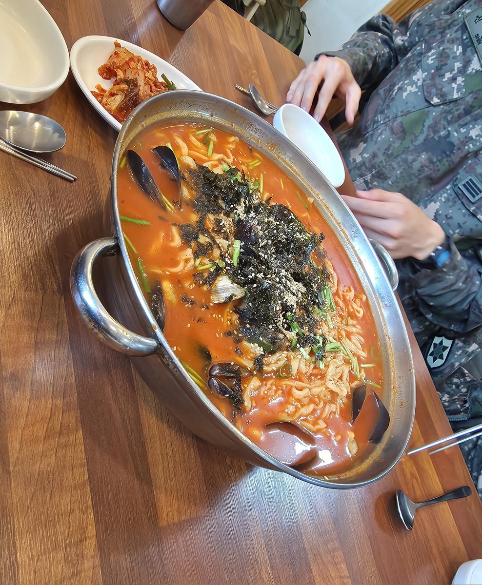 규영 tweet media