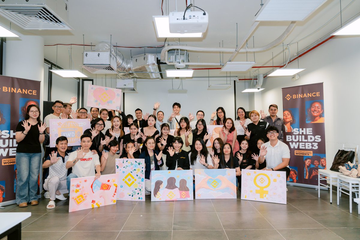 binance_vietnam's tweet photo. Một vài khoảnh khắc từ She Builds Web3 💛
Cảm ơn mọi người vì đã tạo nên một buổi chiều đầy cảm hứng!
Hẹn gặp lại tại những sự kiện tiếp theo🌼
#IWD2026 #shebuildsweb3 https://t.co/cqX3Jnor3B