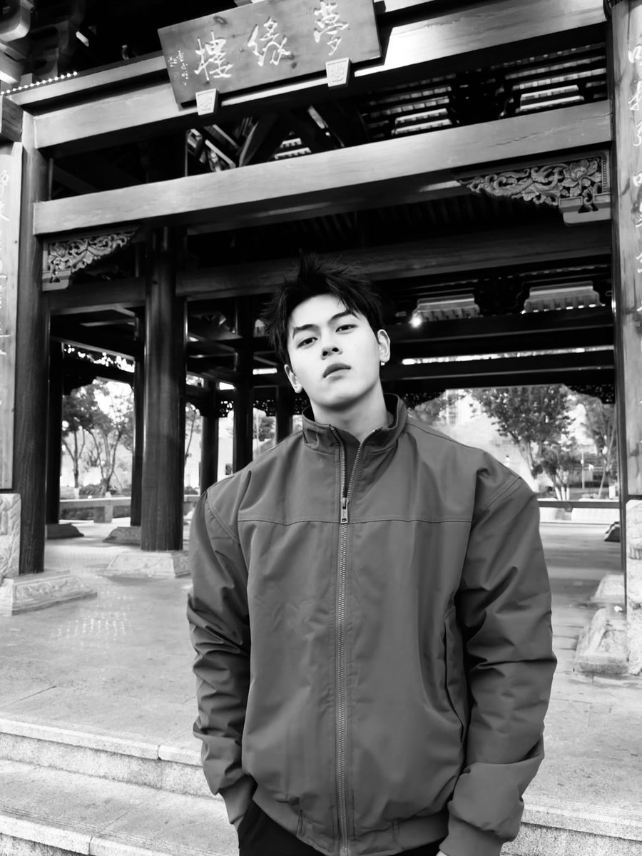 zhou122452's tweet photo. 周末狠狠的瓦 https://t.co/hQAot7h03f