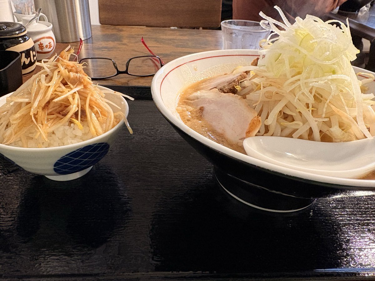 notGirlButWUG's tweet photo. うん、なかなかやるな。
一関くろべいの味噌ラー。まろやかだ。 https://t.co/360V7JxrYg
