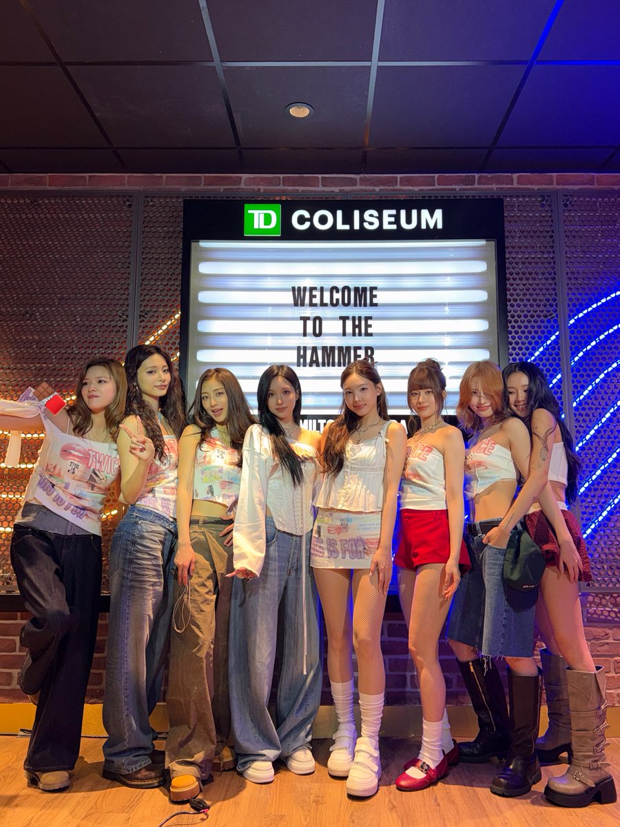 TWICE <THIS IS FOR> WORLD TOUR IN HAMILTON - Day 2

Hamilton ONCE, you turned the whole arena into a celebration 🎉🍫

#TWICE #트와이스 #THISISFOR
#TWICE_THISISFOR_WORLD_TOUR
#TWICE_THISISFOR_WORLD_TOUR_IN_HAMILTON