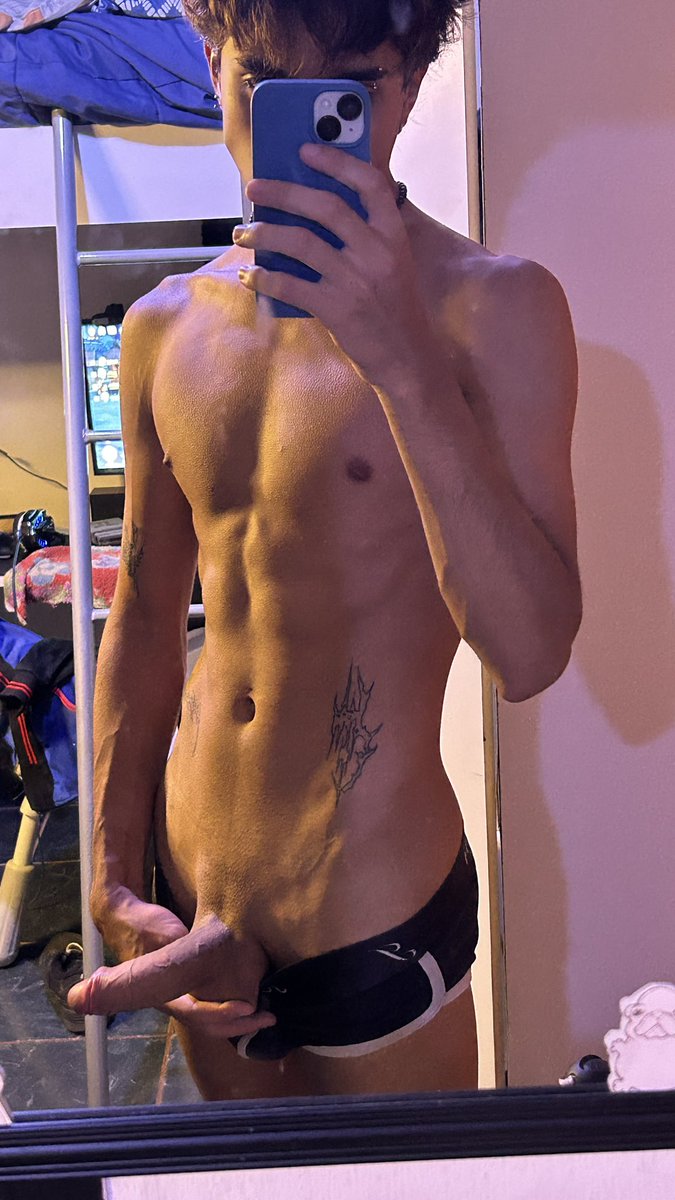 Quien me da una mano jeje 🍆✊