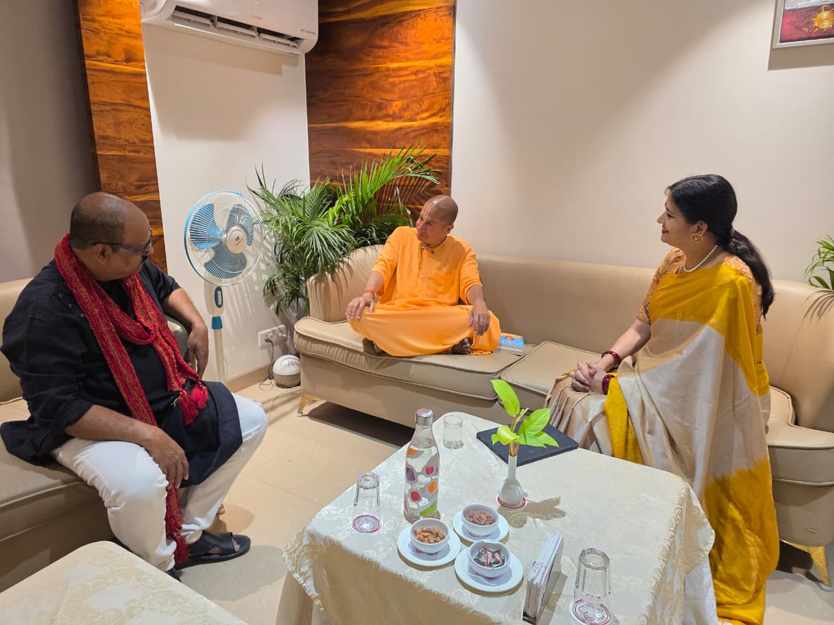 GaurangaDas's tweet image. It was wondeful to meet Mr. Ranjan Satpathy, the creative leader at Odisha Television Network (Tarang).
#gaurangadas #monkforaction #iskcon