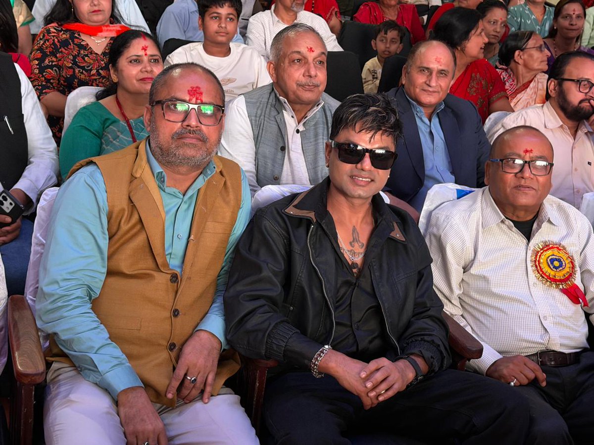 subhashinmedia's tweet photo. अंतरराष्ट्रीय महिला दिवस की पूर्व संध्या पर मित्र मंच मानव कल्याण (भारत) की ओर से नई दिल्ली के प्यारे लाल भवन के सभागार में आयोजित कार्यक्रम में नेपाल के भारत में राजदूत डॉ. शंकर प्रसाद शर्मा जी और  सुप्रसिद्ध गायक श्री पशुपति शर्मा मुलाकात हुई। 

#subhashinmedia #WomensDay2026 https://t.co/ZfHXA5EyMJ