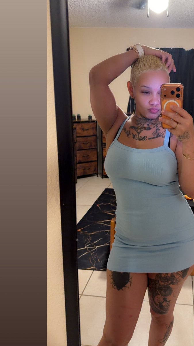 Justabitheaven's tweet photo. Don’t forgot your fav throatrasoros 🦕💋 https://t.co/kR7nz5ZySh https://t.co/GNAx15Akqx