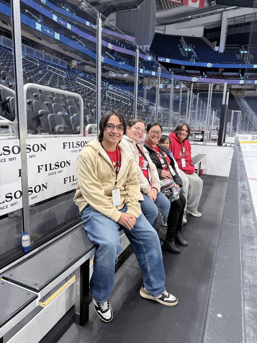 teams4taps tweet media