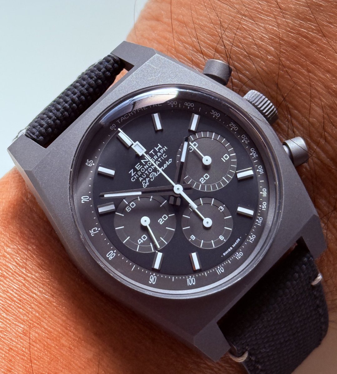 syualbireo's tweet photo. 本日の相棒
#zenith #クロノマスター
#zenithshadow
#ゼニス
#リバイバルシャドウ https://t.co/f0NewSEQ1P