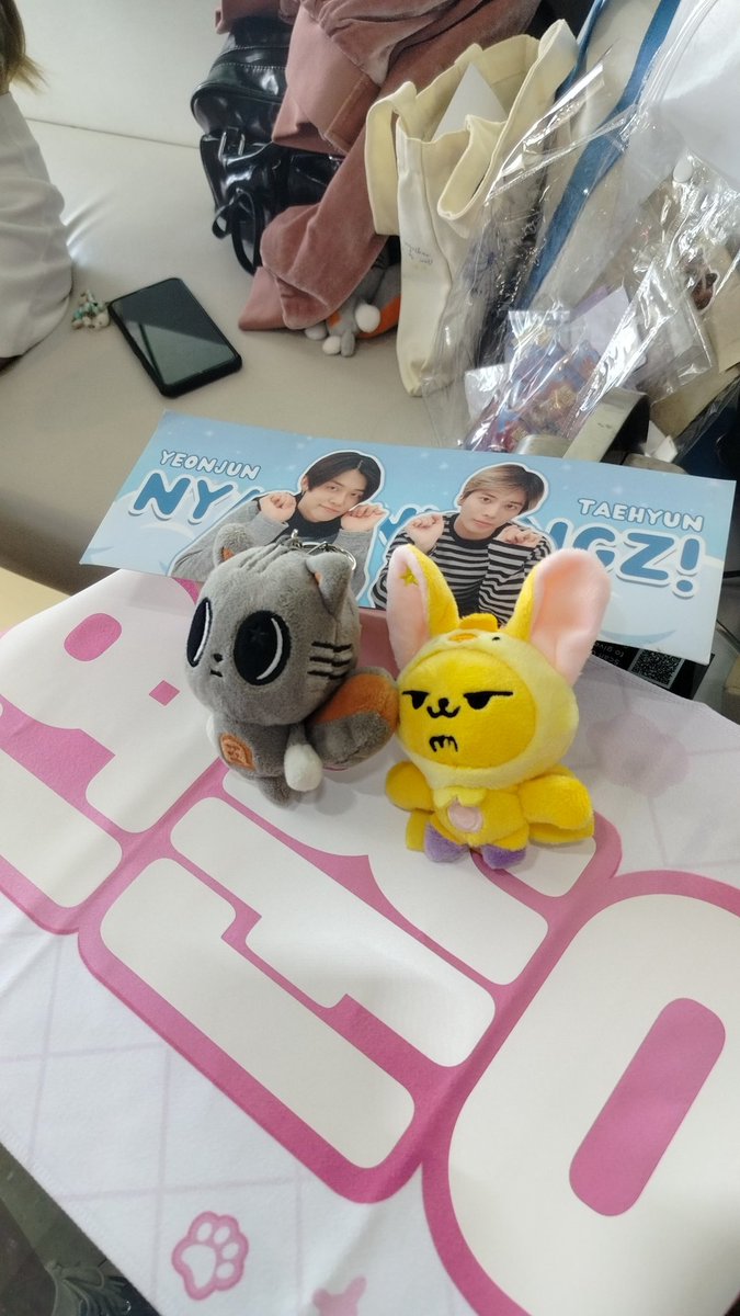 hello we are at dessert39 for anyone who wants to get our freebies! 😊😊🫶