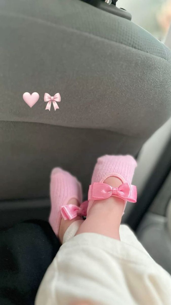 🪽 (@babysmelll) on Twitter photo 