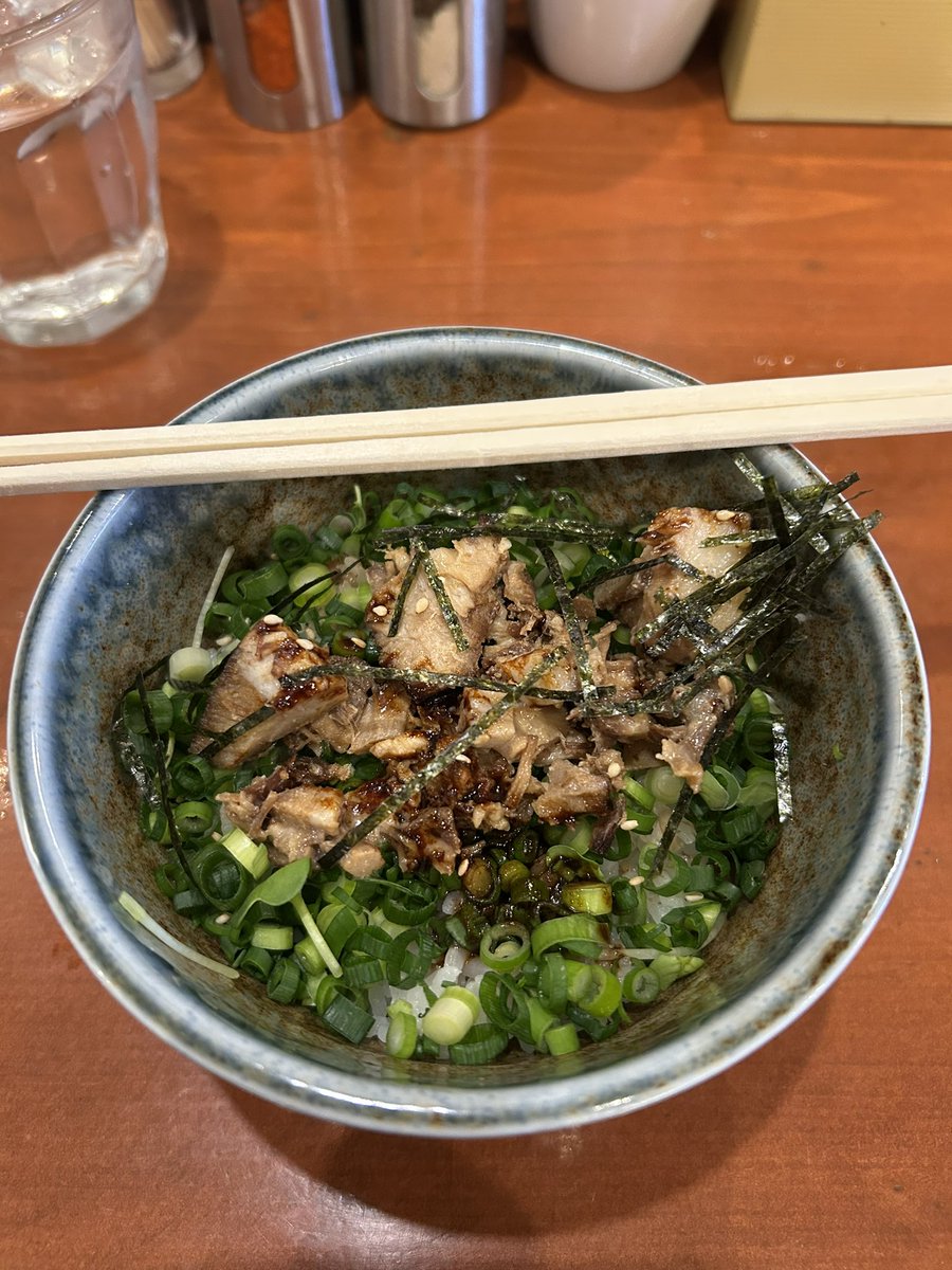 CmtKsss's tweet photo. 吉山商店で辛味噌😊🍜 https://t.co/kKnJm1RL21