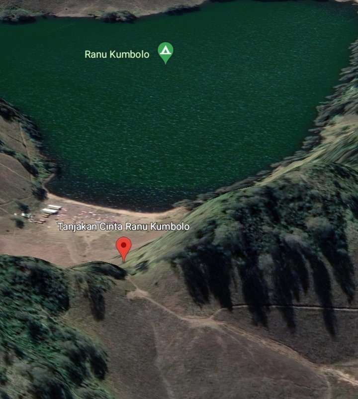 zakiberkata's tweet photo. "Tanjakan Cinta" 
Tersusun oleh batuan aliran lava dari Gunung Jambangan.  

Mitosnya, jika pendaki bisa melewati tanjakan ini tanpa istirahat dan tanpa menoleh, maka permohonan cintanya akan terwujud. https://t.co/6d0j3Sgnb5