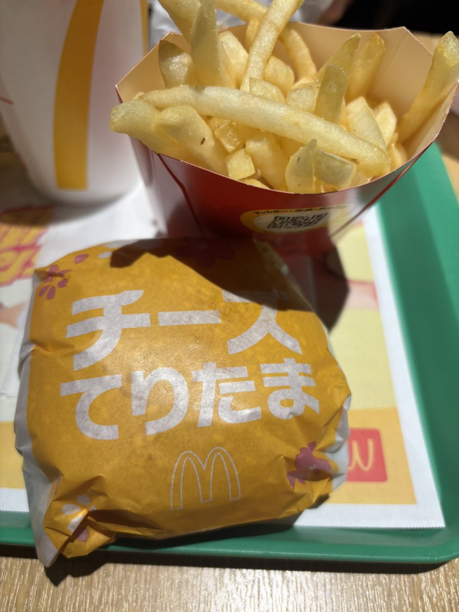 anna_randomroom's tweet photo. マックでチーズてりたま食べた🤤美味しかったよ♡てりやきとたまごとチーズとか最高でしかなかった💓 https://t.co/WbVreqd3V4