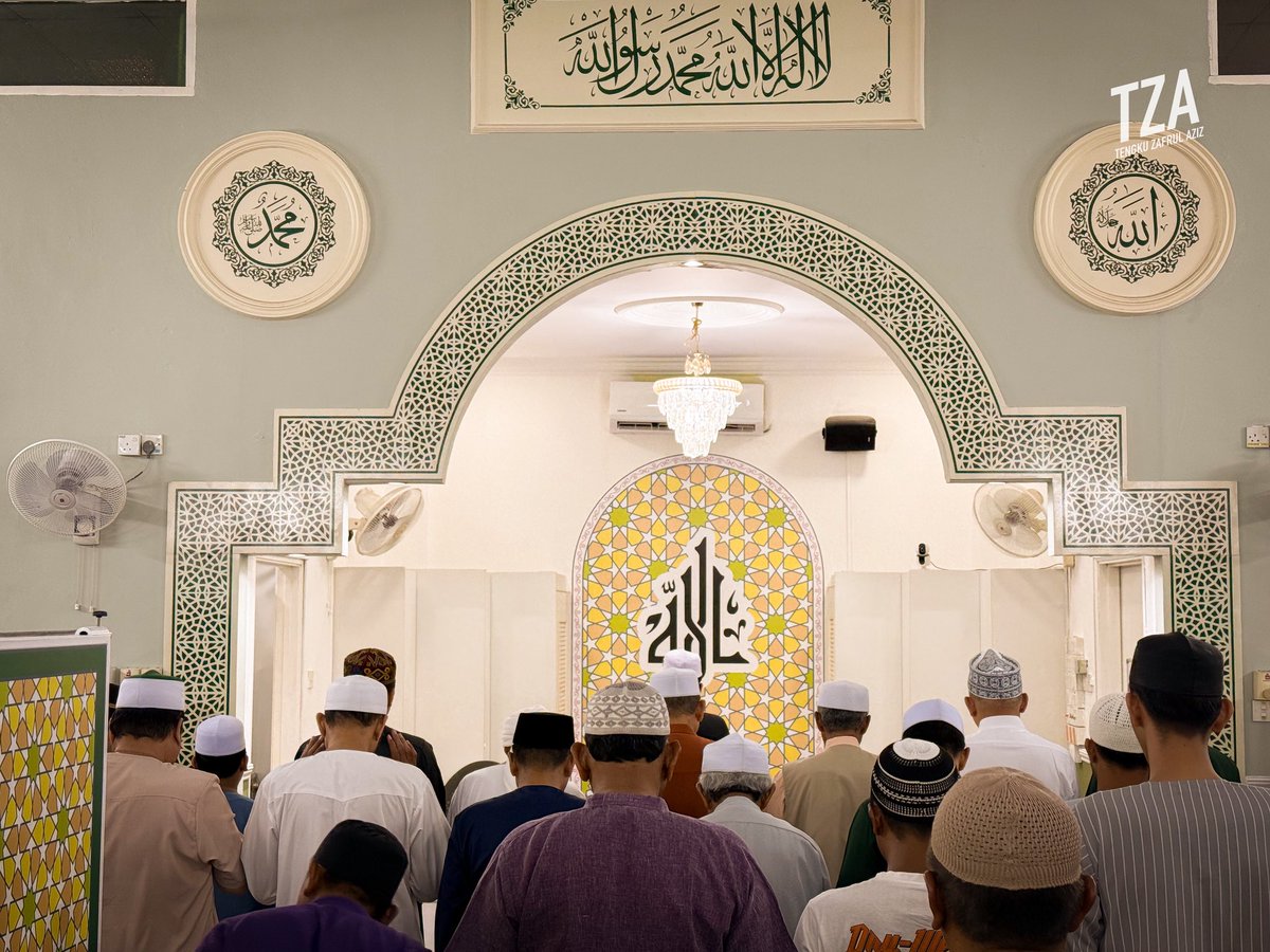 tzafrul_aziz's tweet image. Sejuk betul malam tadi.

Tapi bukan sebab hujan - aircond Surau Sri Baiduri memang padu. 🥶

Selesa tarawih di sini. Bacaan imam pun sedap.

#TZA #Ramadan2026 #Tarawih #SurauSriBaiduri
