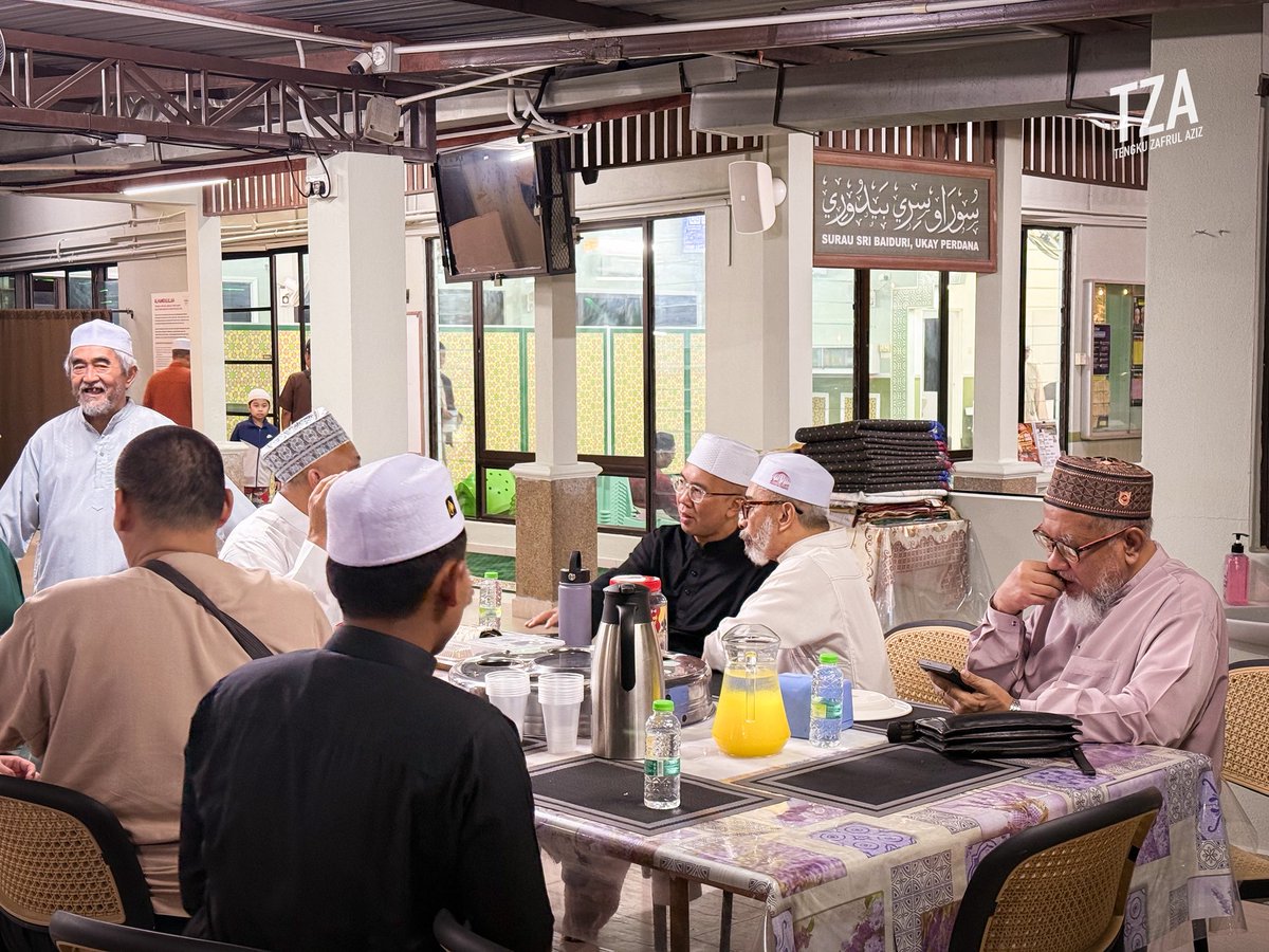 tzafrul_aziz's tweet image. Sejuk betul malam tadi.

Tapi bukan sebab hujan - aircond Surau Sri Baiduri memang padu. 🥶

Selesa tarawih di sini. Bacaan imam pun sedap.

#TZA #Ramadan2026 #Tarawih #SurauSriBaiduri