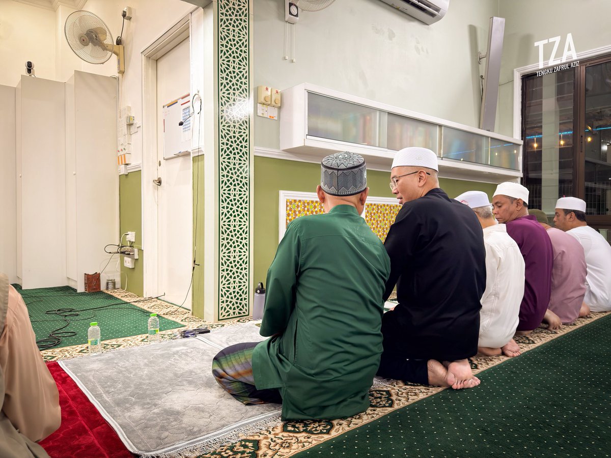tzafrul_aziz's tweet image. Sejuk betul malam tadi.

Tapi bukan sebab hujan - aircond Surau Sri Baiduri memang padu. 🥶

Selesa tarawih di sini. Bacaan imam pun sedap.

#TZA #Ramadan2026 #Tarawih #SurauSriBaiduri
