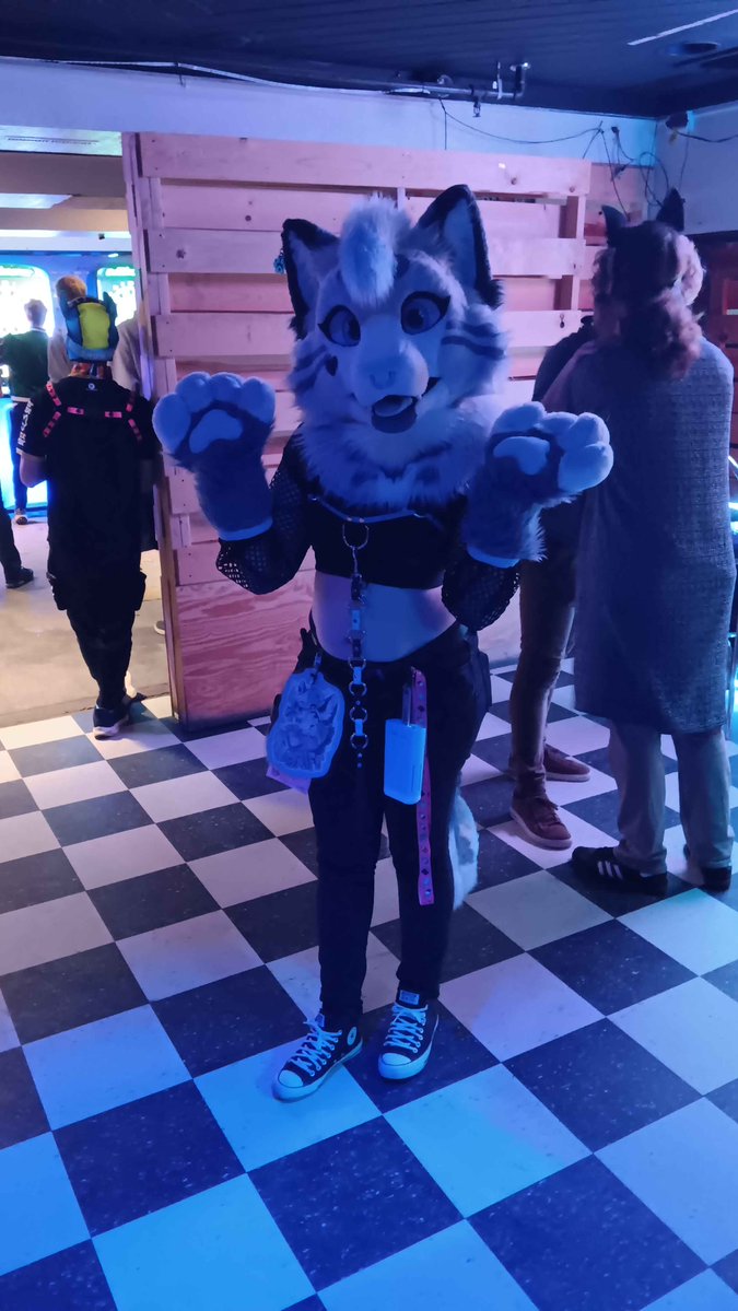 FryoKnight tweet media