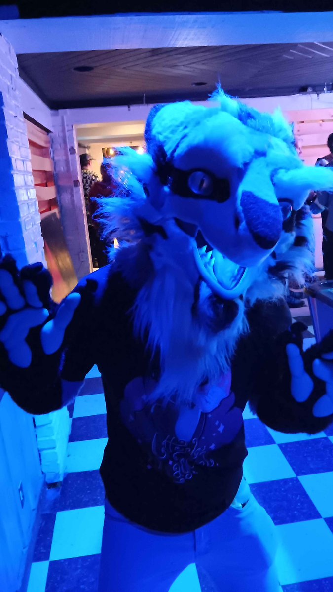 FryoKnight tweet media