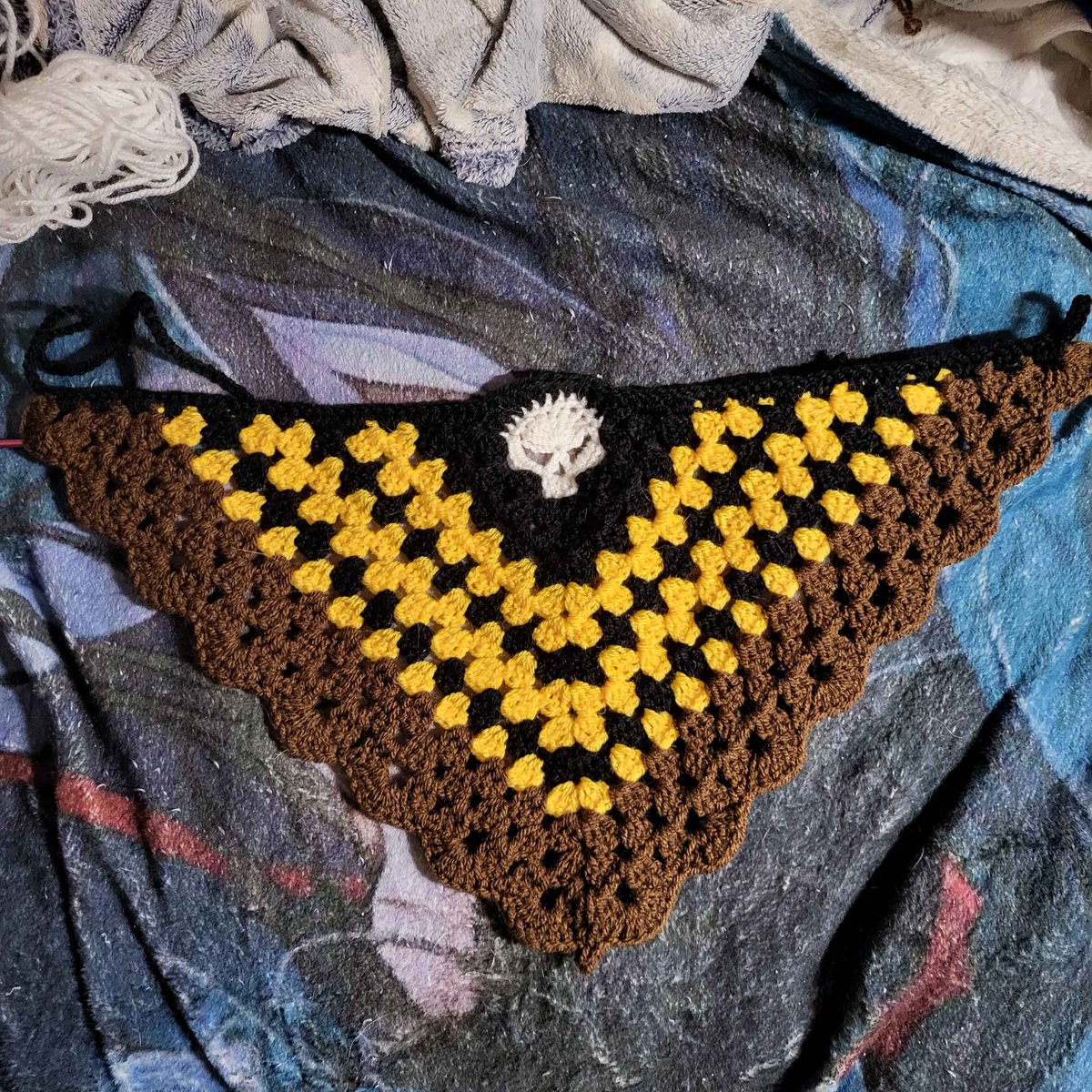 SadisticKuma's tweet photo. Been crocheting bandanas. https://t.co/vlqkZv5ia7