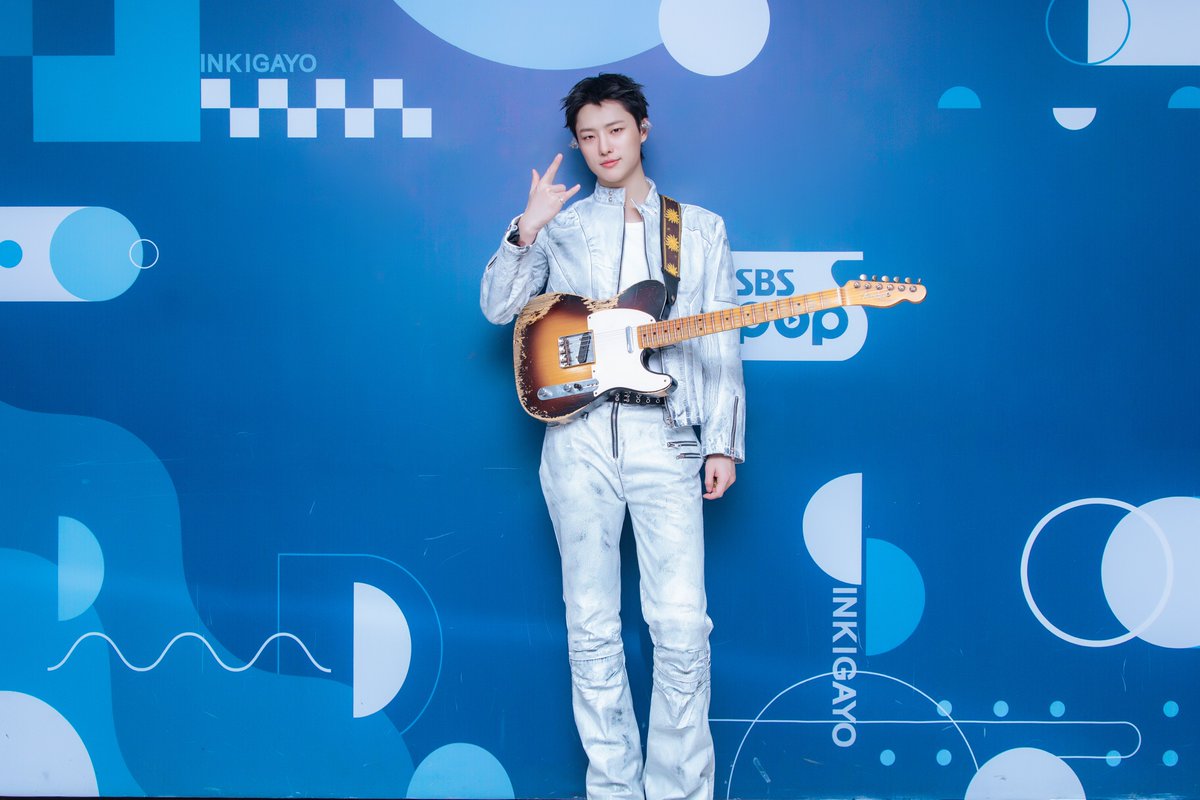 [👔] 260308 #착장인가

잠시 후 오후 3시 25분!
#인기가요 에서 만나요❤

#우즈 #WOODZ #Human_Extinction <a href="/c_woodzofficial/">WOODZ</a>