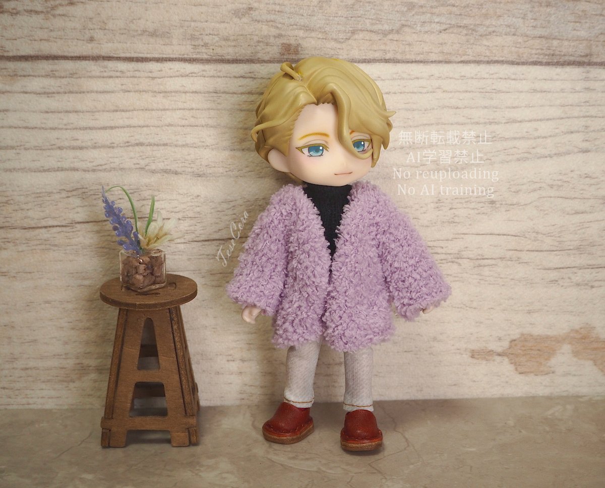 こちらは🧸コートと同じ糸の色違いで
襟なしカーディガン

もうほんとに…編んでいる段が🤣
わっかんなくて🤣袖丈間違えたｗ
まぁ、試作なのでそこは一旦スルー

この色はペールパープルなのですが
ピンクで作って大丈夫だと思います？
私の脳内が勝手に
某海賊漫画の🦩を連想してしまうんだけど…🫨