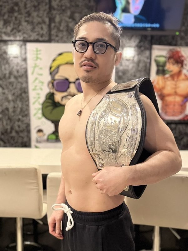 MIC_MMA_'s tweet photo. 秋元強真と溝口勇児に救われた男 https://t.co/CG1lMCCYNj