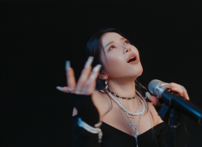 slist2015's tweet photo. 솔라, 중국어 싱글 'Your Own Star' 두 번째 MV 티저 오픈...아름다운 화음

#솔라 #마마무 #마마무솔라 #Solar 
@RBW_MAMAMOO
#MAMAMOO 
#MAMAMOO_솔라 
#MAMAMOO_Solar 
#總有一顆屬於你的星球 
#Your_Own_Star 
#고오인 #Accusefive 
⬇관련기사⬇ 
https://t.co/zpdaMHscwR https://t.co/z7iGEDJnRs