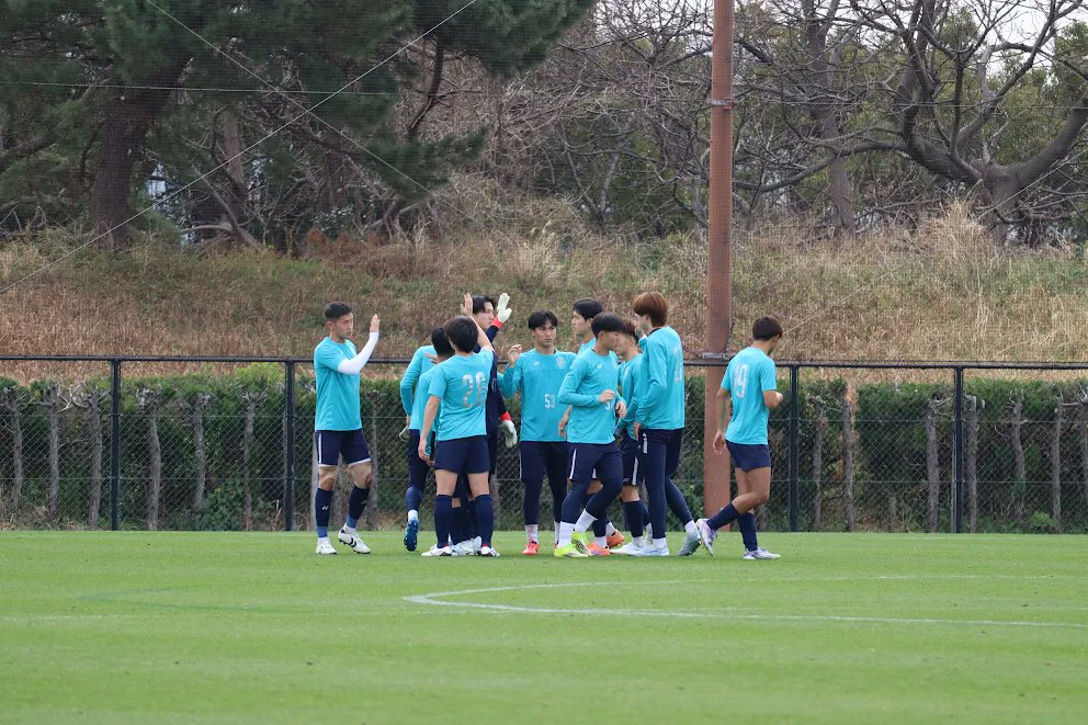 AvispaF's tweet photo. トレーニングマッチ結果報告⚽

🆚#ギラヴァンツ北九州
📍雁の巣球技場
🏟️約420人

1st (45分) 1-1
2nd (45分) 0-1

得点者
#シャハブザヘディ 選手

応援ありがとうございました🐝
#アビスパ福岡 https://t.co/2eopsOrpU6