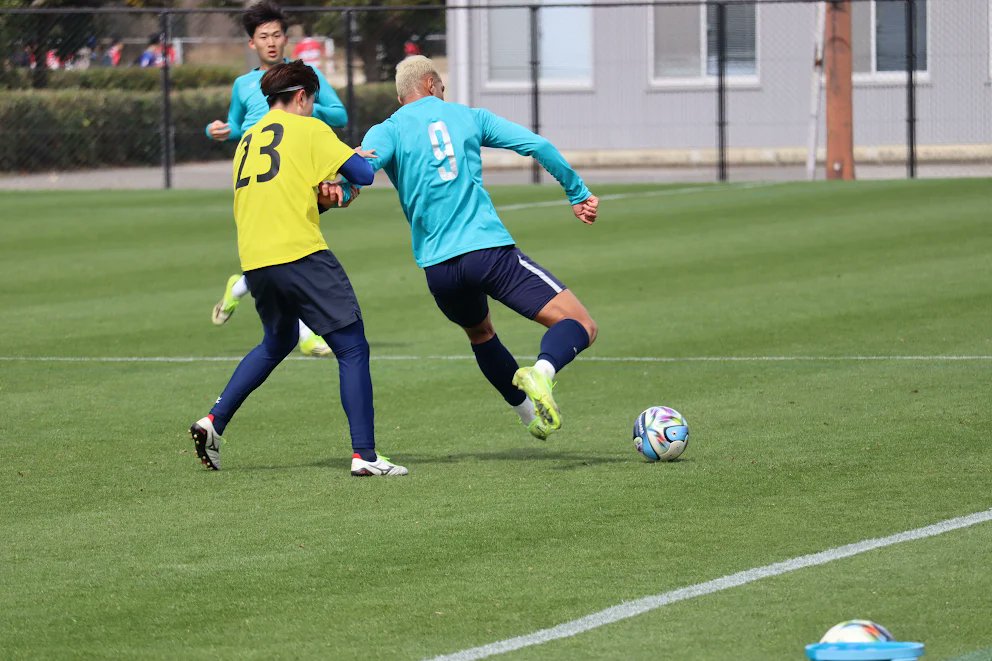 AvispaF's tweet photo. トレーニングマッチ結果報告⚽

🆚#ギラヴァンツ北九州
📍雁の巣球技場
🏟️約420人

1st (45分) 1-1
2nd (45分) 0-1

得点者
#シャハブザヘディ 選手

応援ありがとうございました🐝
#アビスパ福岡 https://t.co/2eopsOrpU6