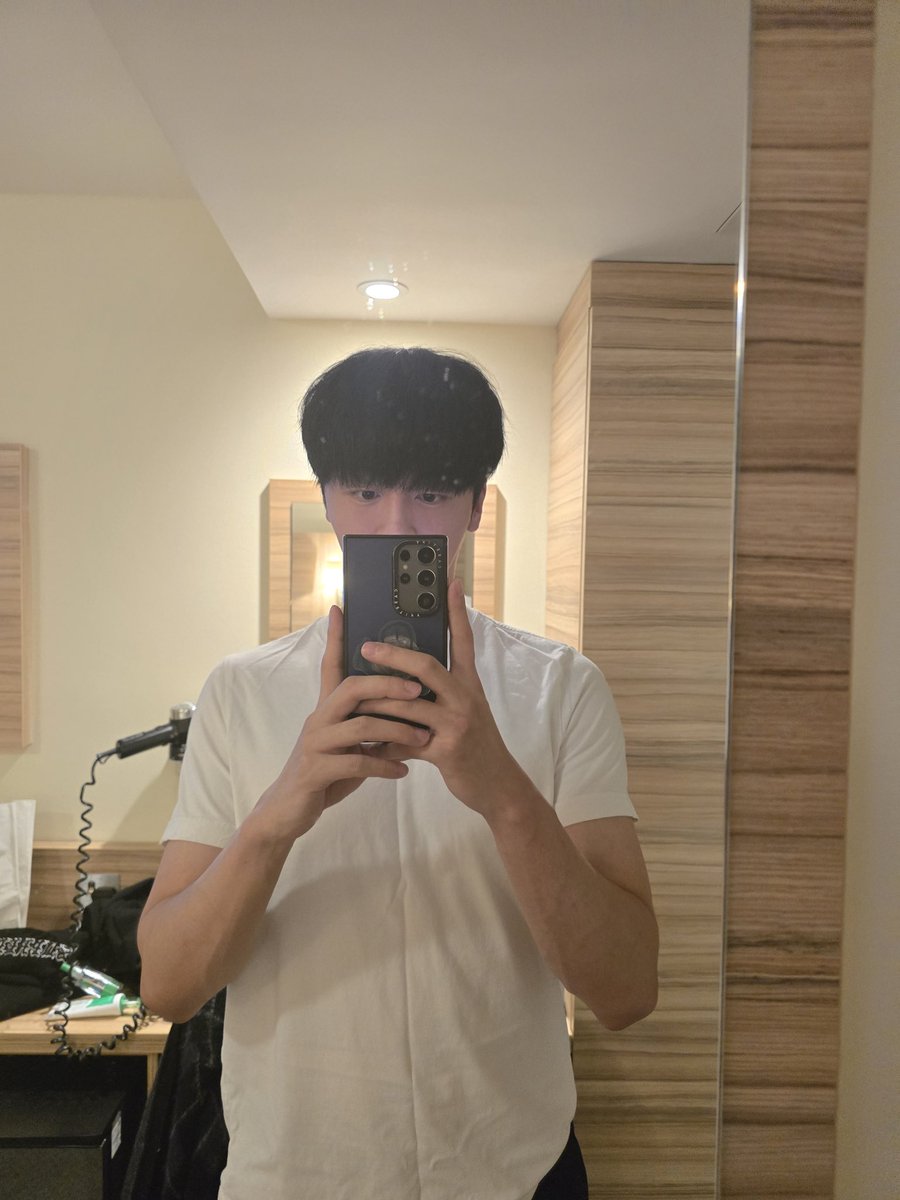 lla__ym's tweet photo. 수학여행 가서 아저씨 저 도착했어요 하는 조꼬딩미 있으심 https://t.co/88M4EvWh79