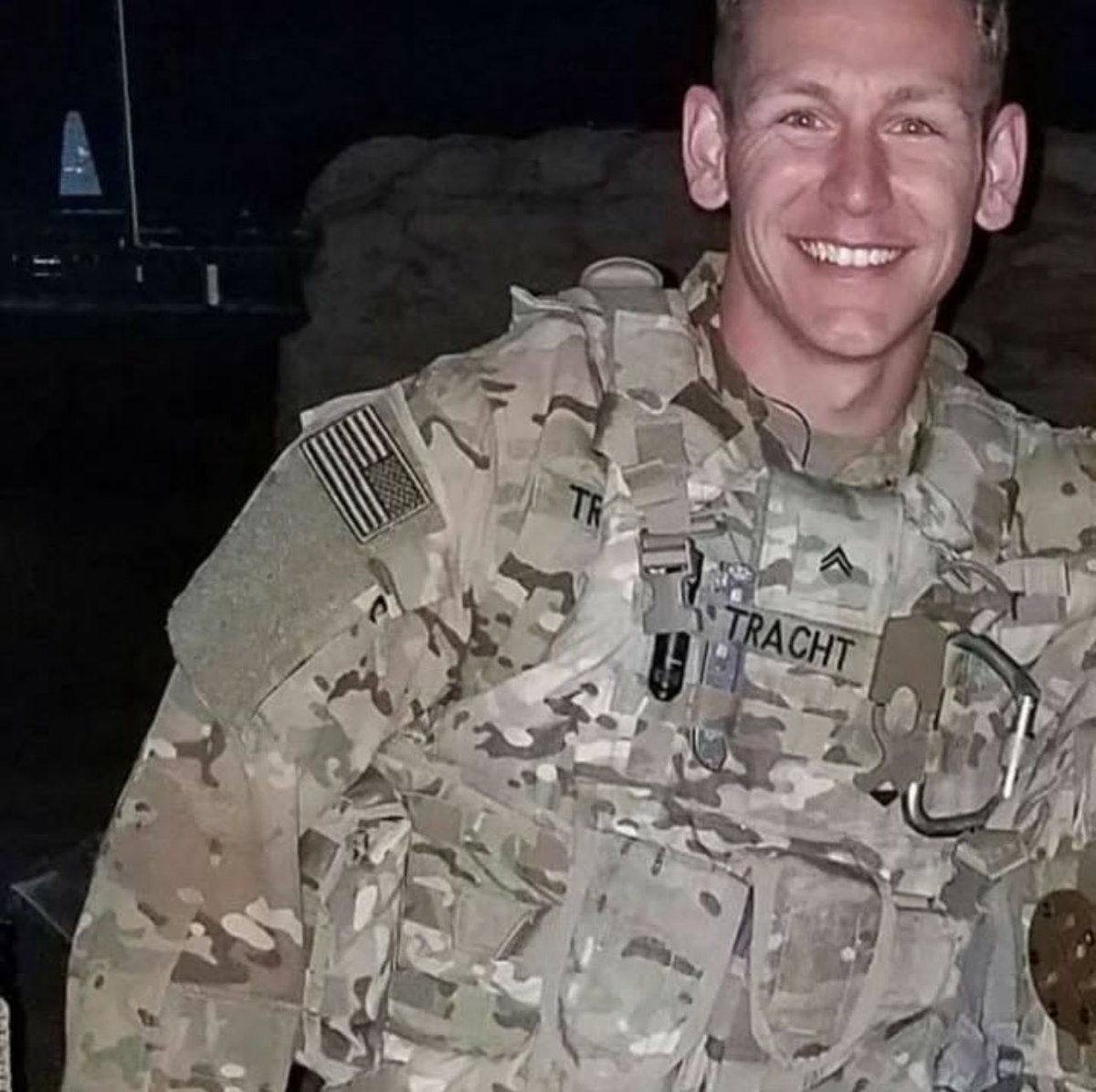 daniel_tracht's tweet photo. Alot of crisis going on now in the world 🌎 but i will always remember we were all one no matter what https://t.co/R2MpYYaNsv