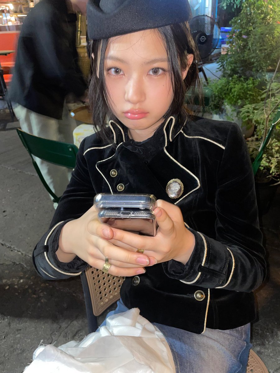 KiiiKiii BASE tweet media