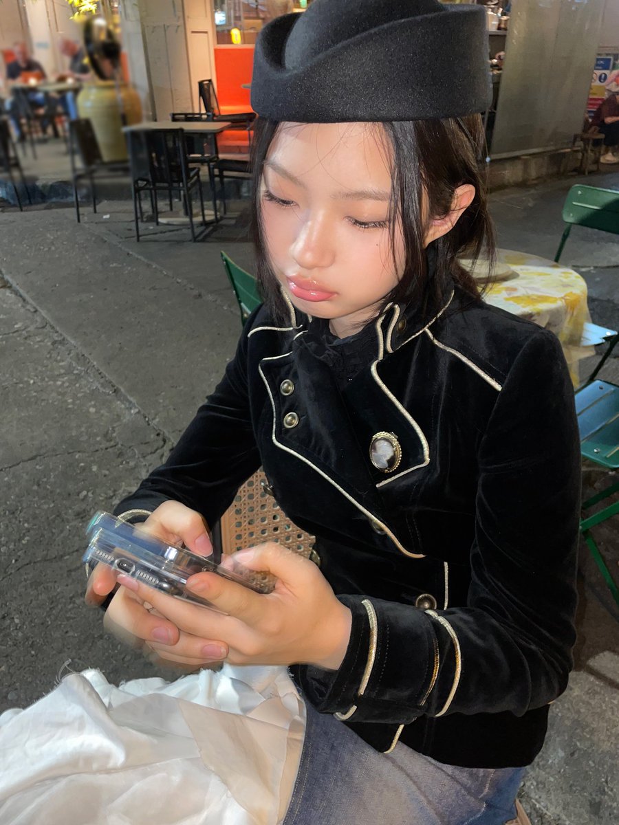 KiiiKiii BASE tweet media