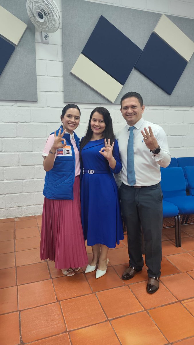AlexIP9's tweet photo. 🙏 ¡Qué bendición tan grande!

Soy Miraísta,
orgullosamente Miraísta. 💙

Te voy a mostrar por qué vale
la pena votar MIRA el 8 de marzo.

¡Hilo! 🧵👇 https://t.co/Z3sVBPkeeN