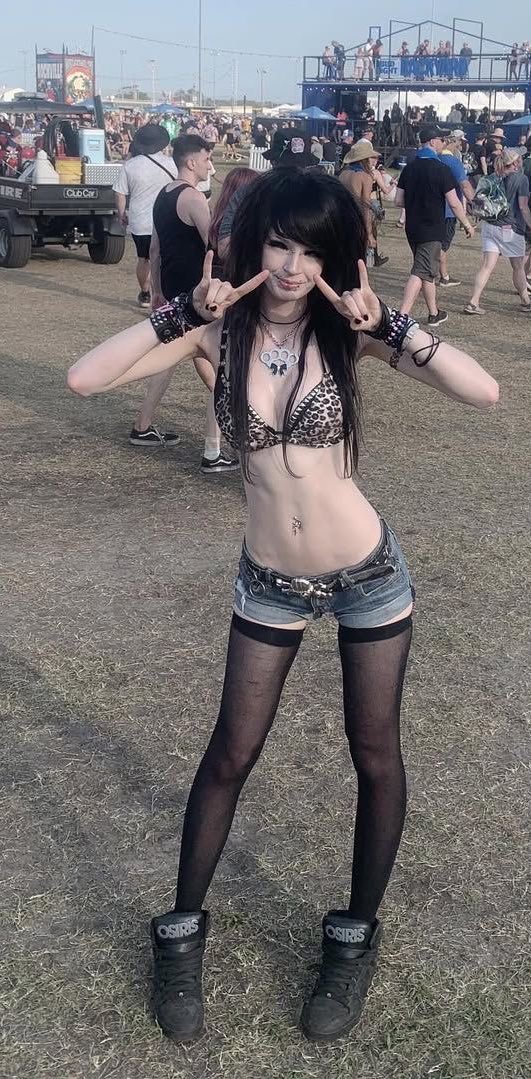 atsutiger_'s tweet photo. I can’t decide which body I want https://t.co/TSSsLVjr01